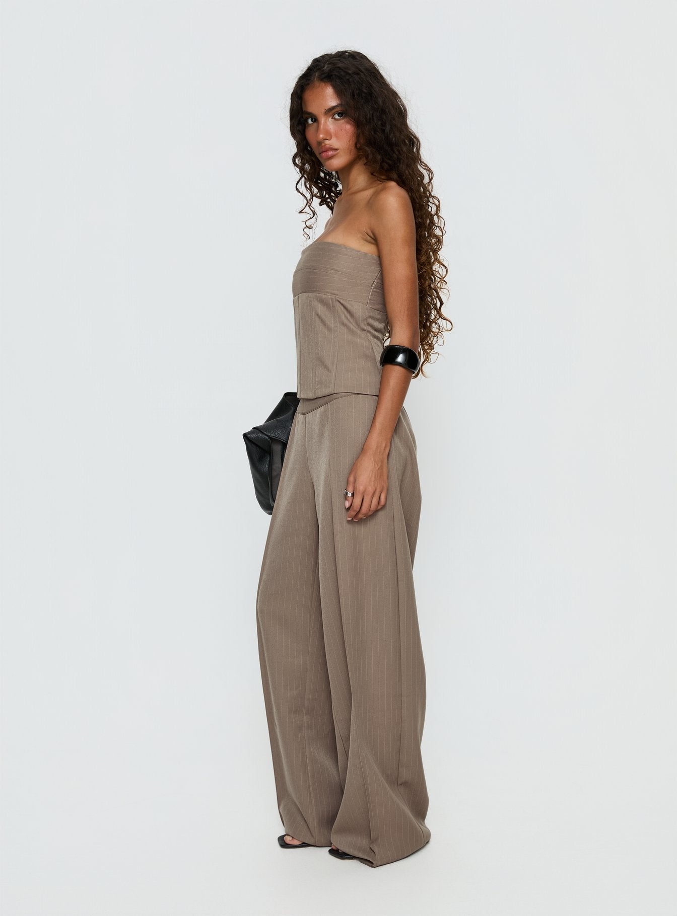 Pantalones Madelle de talle medio y corte recto, marrones a rayas finas