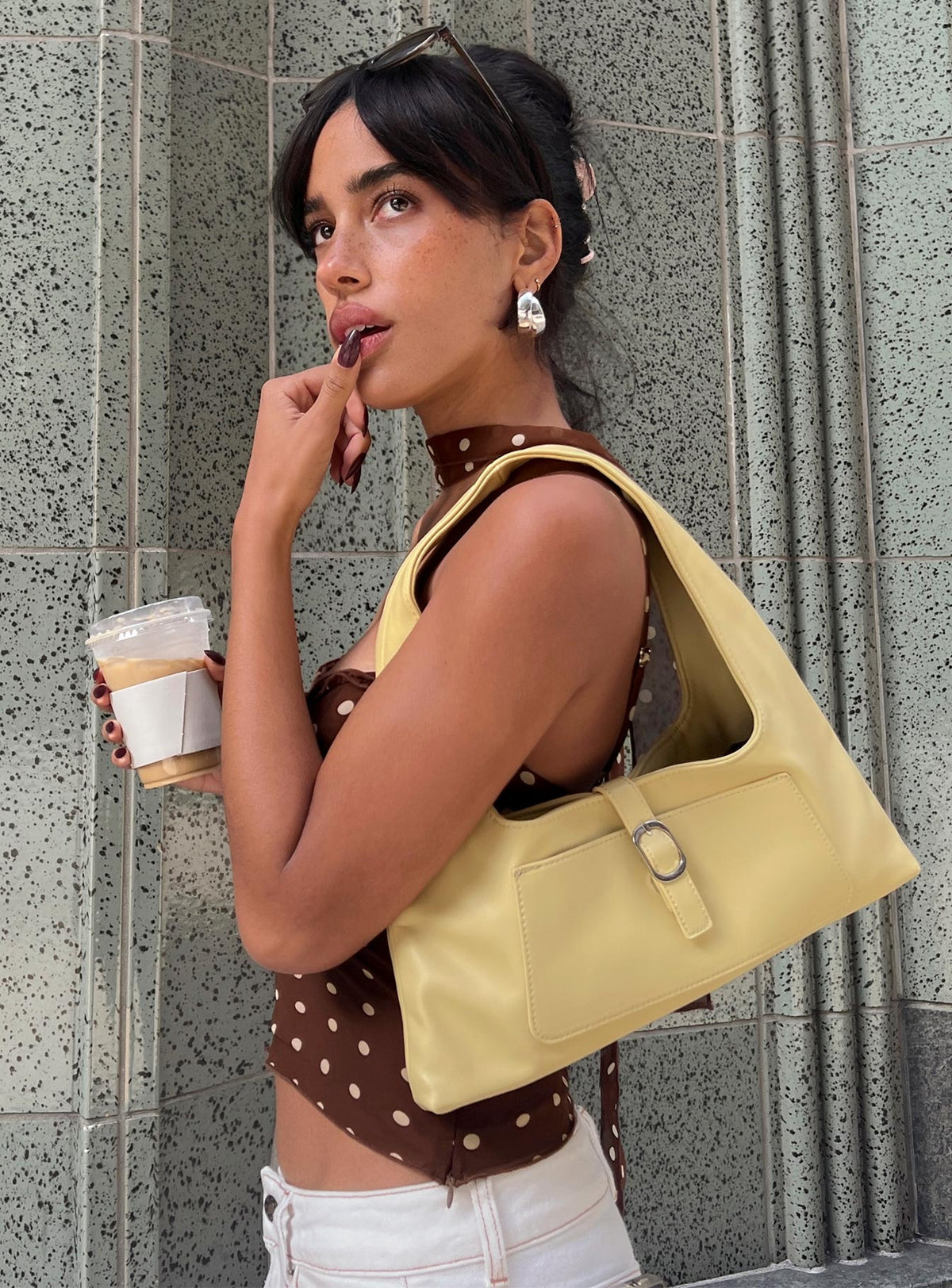 ¿Quién te ha dicho que la bolsa de hombro es para la mantequilla?